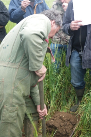 Etude de la structure du sol pour préparer le travail du sol en interculture - Terres Inovia